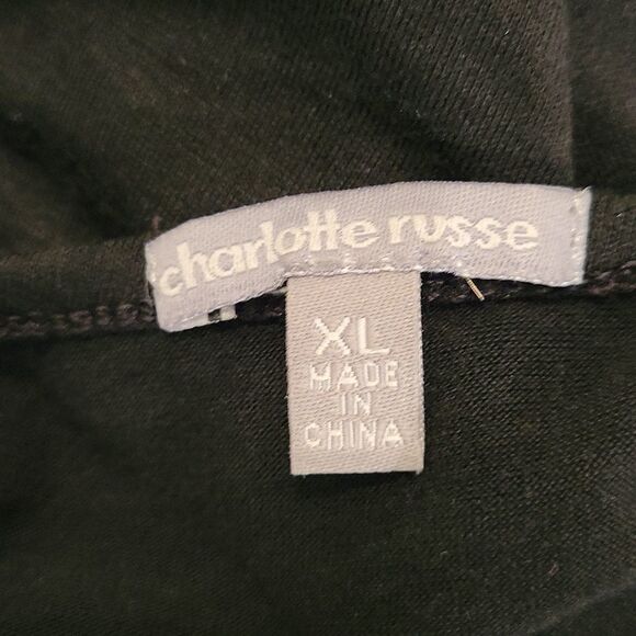 CHARLOTTE RUSSE WHITE &BLACK SEQUENCE PATTERN DESIGN CROP TOP - Picture 12 of 13